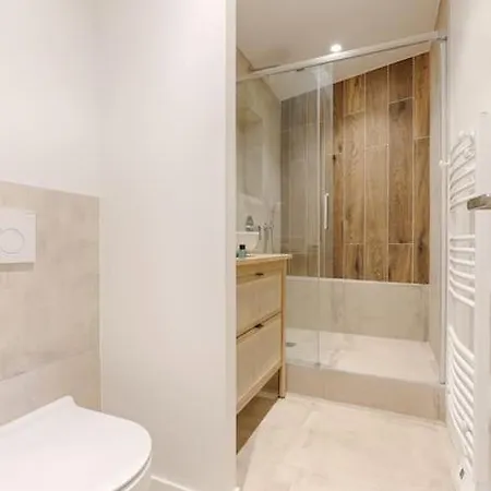 Mykeypers - Chic&cozy Flat 4p - République Parigi