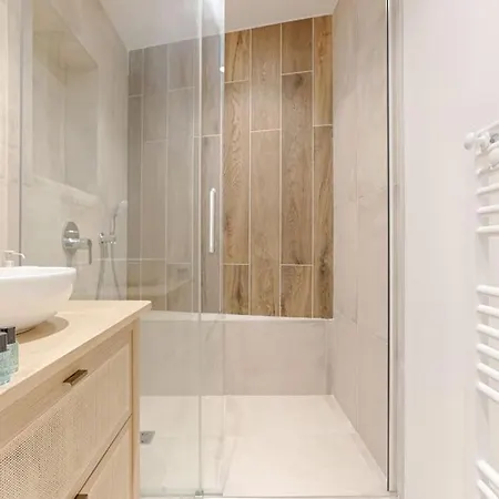 Mykeypers - Chic&cozy Flat 4p - République Parigi