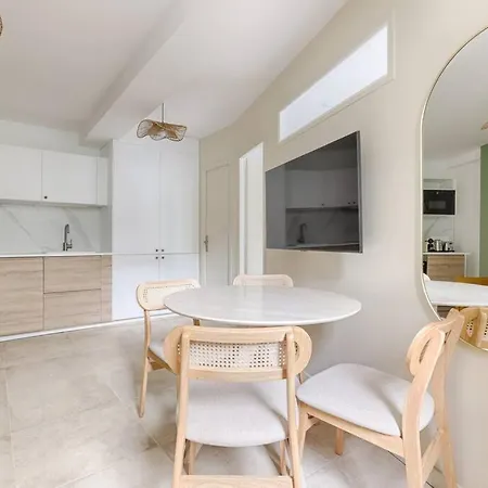 Mykeypers - Chic&cozy Flat 4p - République Parigi